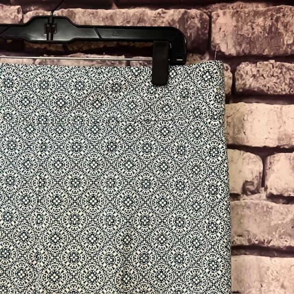 Chico's Green & White Pull On Dress Pants Size L/14 - Picture 4 of 8